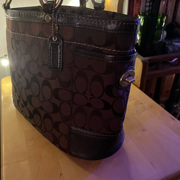 Coach Signature Elegant Brown Tote Bag - Picture 2 of 6